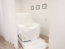 コウ 甲子園口店(KOH)の雰囲気（リクライニングソファ2台とベッド1台♪ご要望は事前連絡で◎）