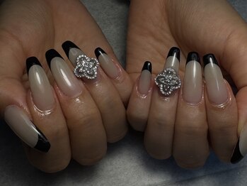 ナナマルニ(702)/黒フレンチ