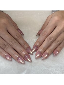 ピーチ(Peach)の写真/こだわりのフォルムが仕上りに差を付ける！シンプルだけど美しいデザインでどんなシーンでも映える指先に☆