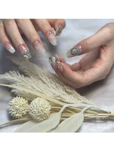 ネイルベベ(Nail bebe)/シアーホワイトデザイン♪