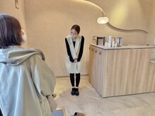 ヨナ バイ ソレカ(YONA bySORECA)/１、受付