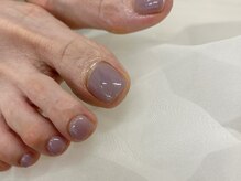 エミュ(emu)の雰囲気（暖かくなってきてフットネイルされる方も増えてきました♪）