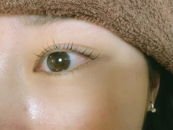 アズール(A/ZOOR)の写真/【くるんっとまつ毛パーマ*】生え際~毛先までカール感にこだわり、伏し目&横顔でもまつげの印象UP♪