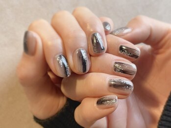 スリーラッシュアンドエルフネイル 下上津役店(threelash&elf.nail)の写真/【北九州パラジェル認定サロン】ネイルサロン自体が初めての方も大歓迎！確かな技術で美しい指先へ♪