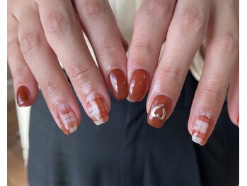 担当:上田/チェックネイル