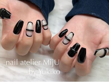 ネイル アトリエ ミジュ(nail atelier MijU)/ブラック×ホワイト