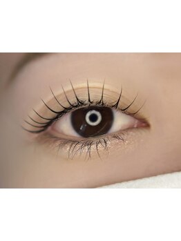 ナチュラル上品な目元にしたい