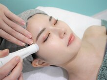 メイン(Main)の雰囲気(目元には専用の目元ケアを。頑固なシミしわも徹底アプローチ!)