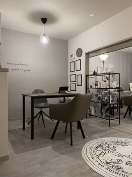 グラント(grant)/【内観】