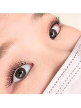 ラ ボーテ ド シル(La beaute de cil)/目が大きく見えるデザイン♪