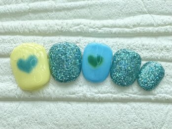 ハニービービー(Honey Bee Bee)/水色ハートネイル