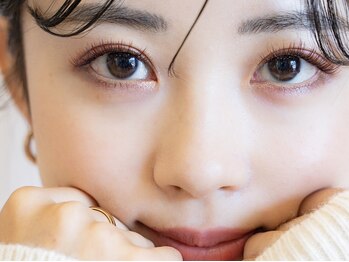 ディアブルー 藤沢店(diar blue)の写真/カール持続率No.1!自社開発"Calmlash"現役アイリスト制作☆柔らかな付け心地,軽さで今一番試したいエクステ