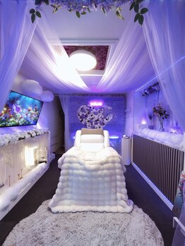 サロンドチル(SALONdeCHILL)/夢心地なひととき幻想的な隠れ家
