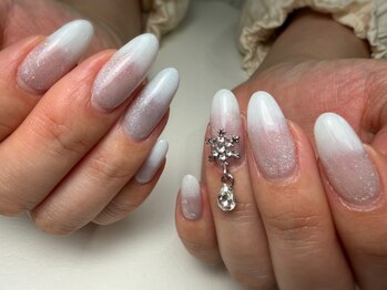 エルネ(elne)の写真/長さ出しで指先を綺麗に♪亀裂、折れた、長さを合わせたいなどのネイルでお悩みのご要望にも1本からOK!