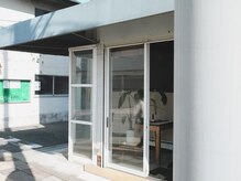 ムン(mun.)の雰囲気（貝塚駅から徒歩3分、グレーテントが目印です。）
