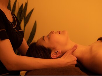 スイスパ(翠SUI SPA)の写真/【リピ-ト率90%超え★超人気店】どっぷり疲れてコリ固まった首肩こりを徹底もみほぐし!!プロ技が効果絶大◎