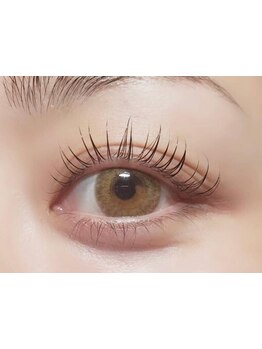 ナチュラル上品な目元にしたい