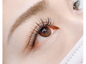 ビューティーラインリュクス(BEAUTY LINE Luxe)の写真/【高持続力×デザイン提案力】高い技術と豊富な経験で目の形や自まつげの状態に合わせたデザインの提案◎