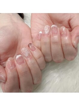 透け感のあるフラワーモチーフ