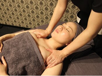 アフロディーテ(Aphrodite)/デコルテケアもしっかりと☆