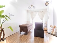 アイリス(Eyelis.u)の雰囲気（落ち着いた暖かみのある店内でゆったり施術いたします＊）