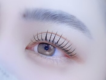 リア(Li'a)の写真/《モチが自慢の"ウル艶"まつげパーマ》まつ毛に優しいバサつきにくい理想の艶カールを叶えます！！
