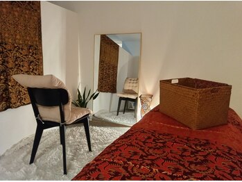 リンパマッサージ|ヘッドスパ|オイルマッサージ【和草アーユルヴェーダ・イヴ香椎店】/