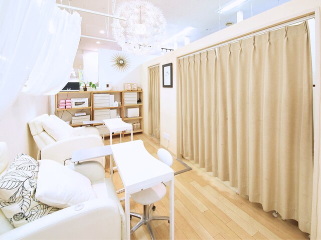 NailSalon Carnival Mania岡場店【カーニバルマニア】