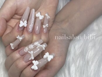 ネイルサロン ビビ(bibi)の写真/【カラ-無限大】リボンや十字架など流行りのパ-ツ多数◎クロム/ゴテゴテ/埋め尽くし等,理想超えネイルに♪