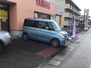 ほぐし屋 だんだん/駐車場は店舗前に