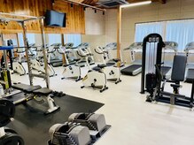 国府坂口整体院 イープラスフィットネスジム(E-PLUS Fitness Gym)の雰囲気（フィットネスジムも併設しております♪）