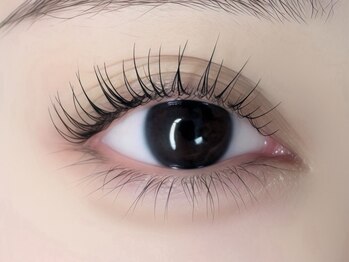 ナツアイラッシュ 梅田店(natsuu eyelash)の写真/自まつ毛が少ない/細い/短い…等でお悩みの方必見◎自然な仕上がりでボリュームのある目元を演出♪