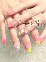イリスネイル アンド ビジュー(E’risnail&Bijew.)/ネオンカラーのアシメネイル！