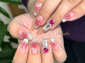 ベル(Belle)/濃いめチークネイル♪