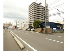 テセラ(TETHERA)/周南市役所西側道路