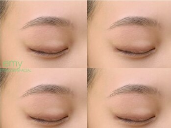 エミー(emy)の写真/《黄金比仕上げ》"憧れのふさっと抜け感"ナチュラル眉【アイブロウWAX¥3500/ハリウッドブロウリフト¥5500】