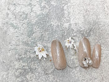 クアトログランシュ 青葉台(QUATRO×GranCieux)/ナチュラル手書きフラワーネイル