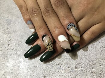 ヒョウ柄ニュアンスネイル