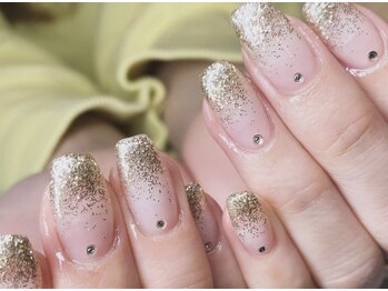 beauty shop Clareモラージュ店の写真/低価格で手軽にネイルデビュー☆爪の状態を見極めて丁寧に施術するので、モチも良く、美しい仕上がりに♪