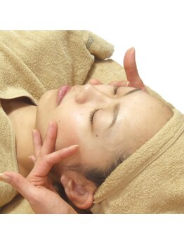 山野愛子どろんこ美容 南越谷店/ドロンコフェイシャルエステ