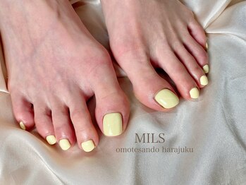 ミルズ オモテサンドウ(MILS omotesando)/footワンカラー