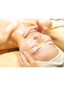 ホウレイ線・たるみ改善！予防ケア