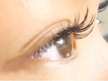 ラズル ダズル(RAZZLE DAZZLE)/横から見てもぱっちり可愛く★