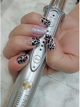 ネイルサロン フィオーレ/ミラーにアニマル柄プラス