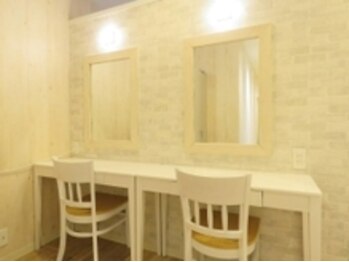 アイドット 藤沢店(i.)/ドレッサーも完備