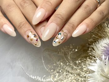 サロンドフォーエイチ(salon de 4H)/ポップなカラフルストーンネイル