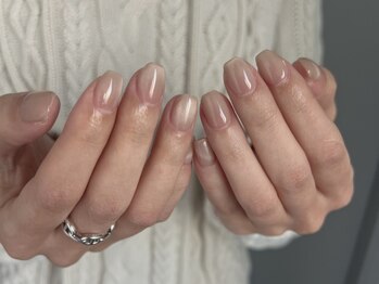 ラジオ(radio)の写真/【シンプルに、さりげなく。大人可愛さを纏うネイル】仕事にもプライベートにも◎洗練されたデザインを。