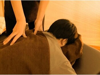 リフレッシュサロン こころの写真/《男性も女性も同価格！》仕事終わりの駆け込み揉みほぐしも可能◎毎日頑張る貴方にオススメ！