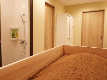 ひのき酵素浴 ナナイロ/各部屋にシャワー完備♪