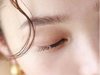 ウィロー(WILLOW)の写真/【話題の眉ラミネーション導入店☆】トレンドを抑えた"旬顔"に♪なんとなく決まらないアイブロウもお任せ♪